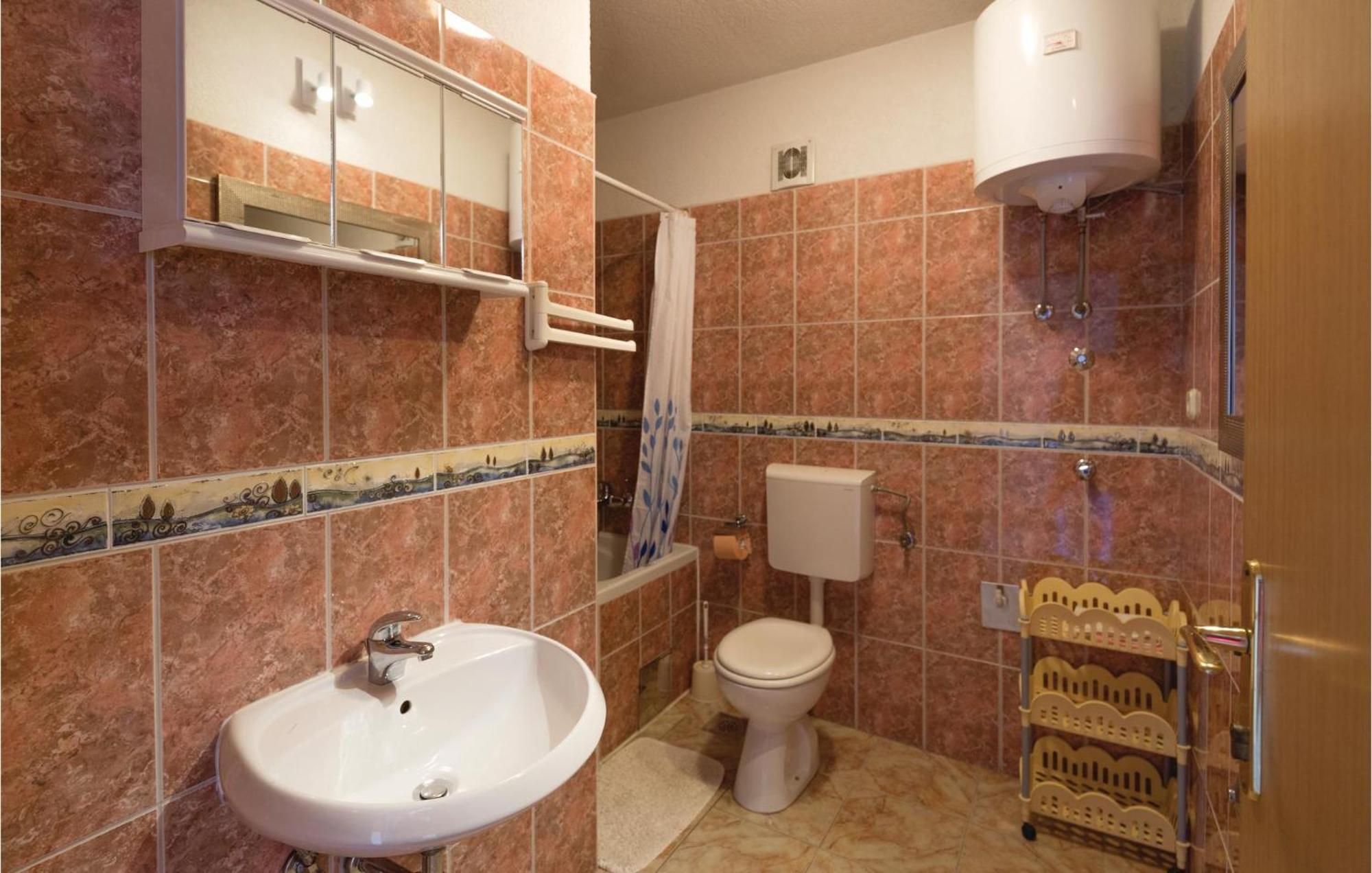 Nice Apartment In Makarska With House Sea View Exterior foto